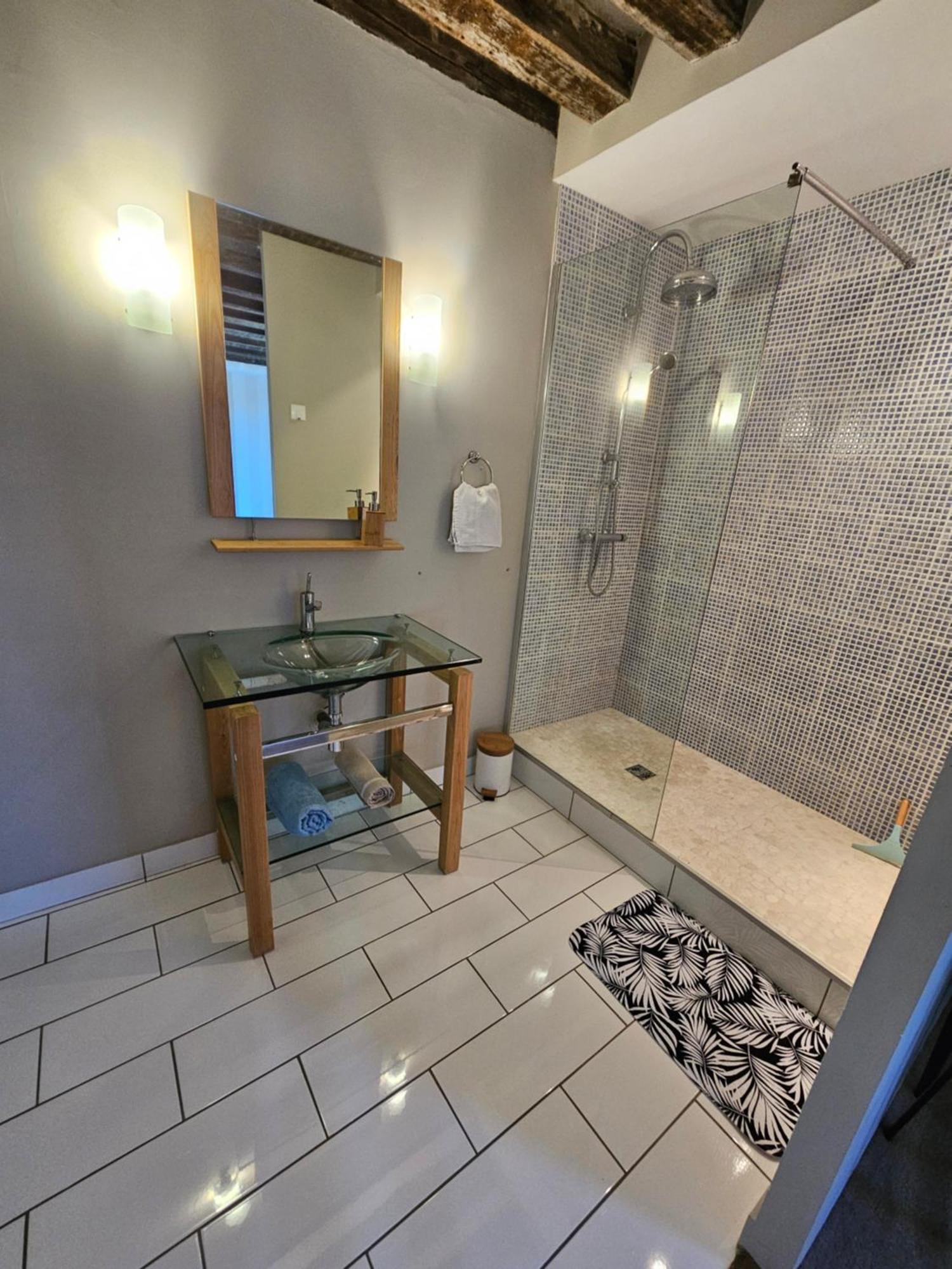 栋济 Chambre Avec Salle De Bain酒店 外观 照片
